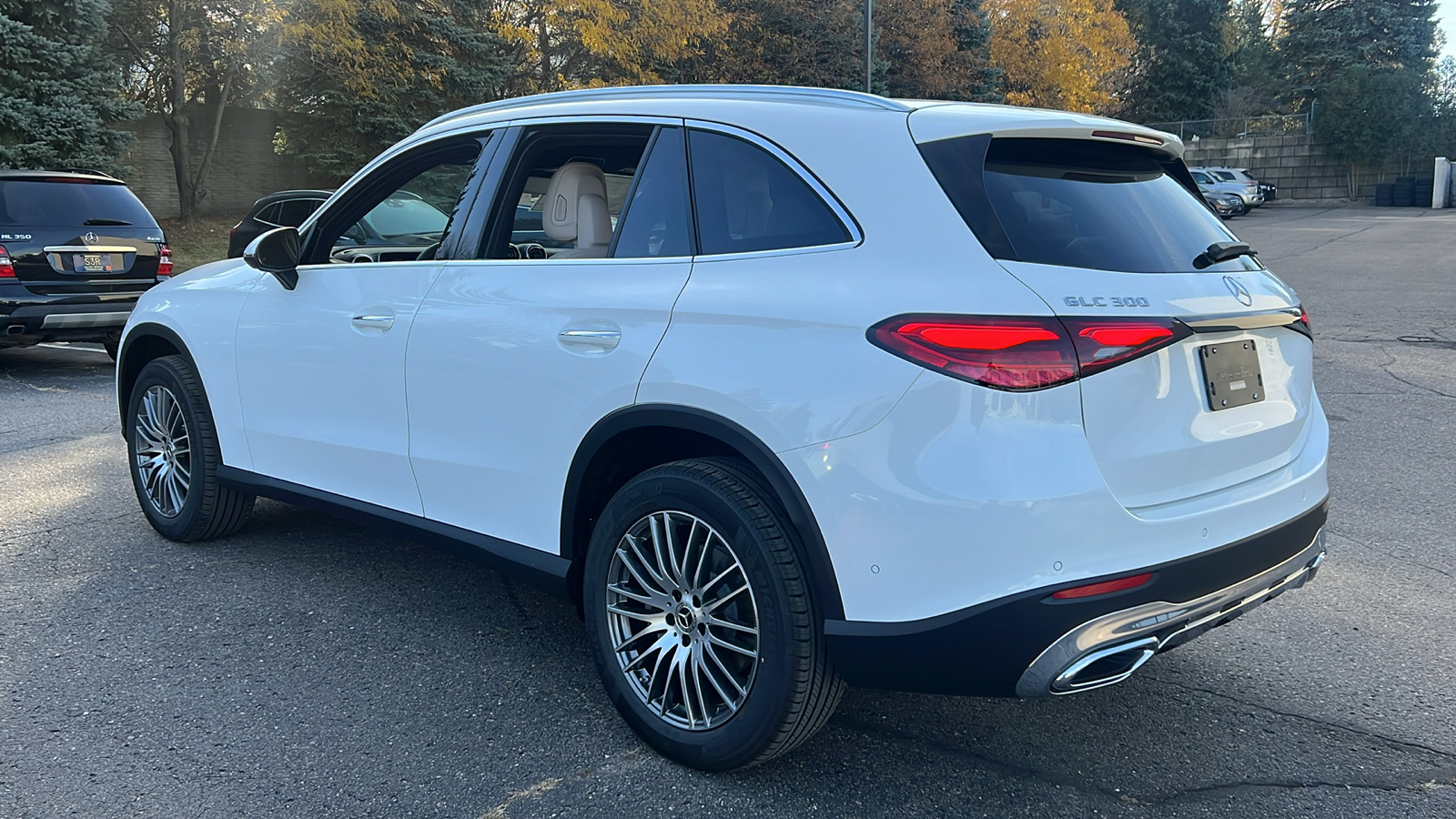 2025 Mercedes-Benz GLC GLC 300 6