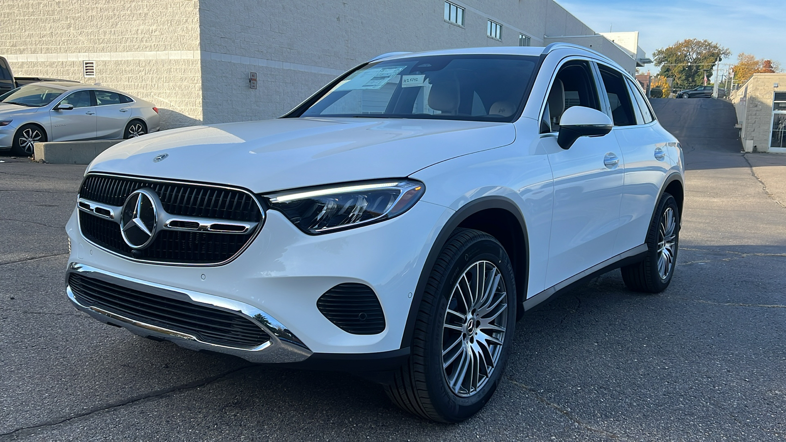 2025 Mercedes-Benz GLC GLC 300 8