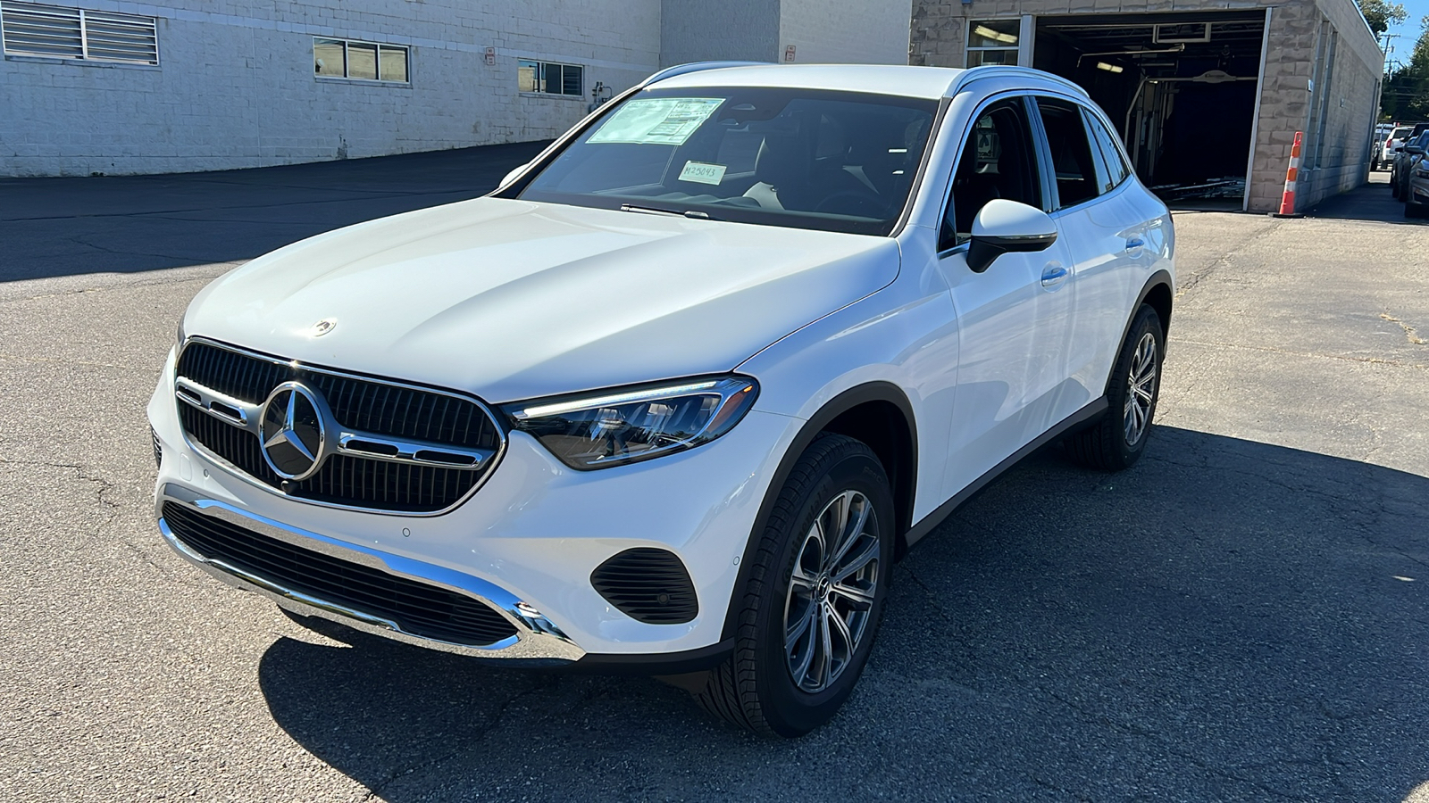 2025 Mercedes-Benz GLC GLC 300 9