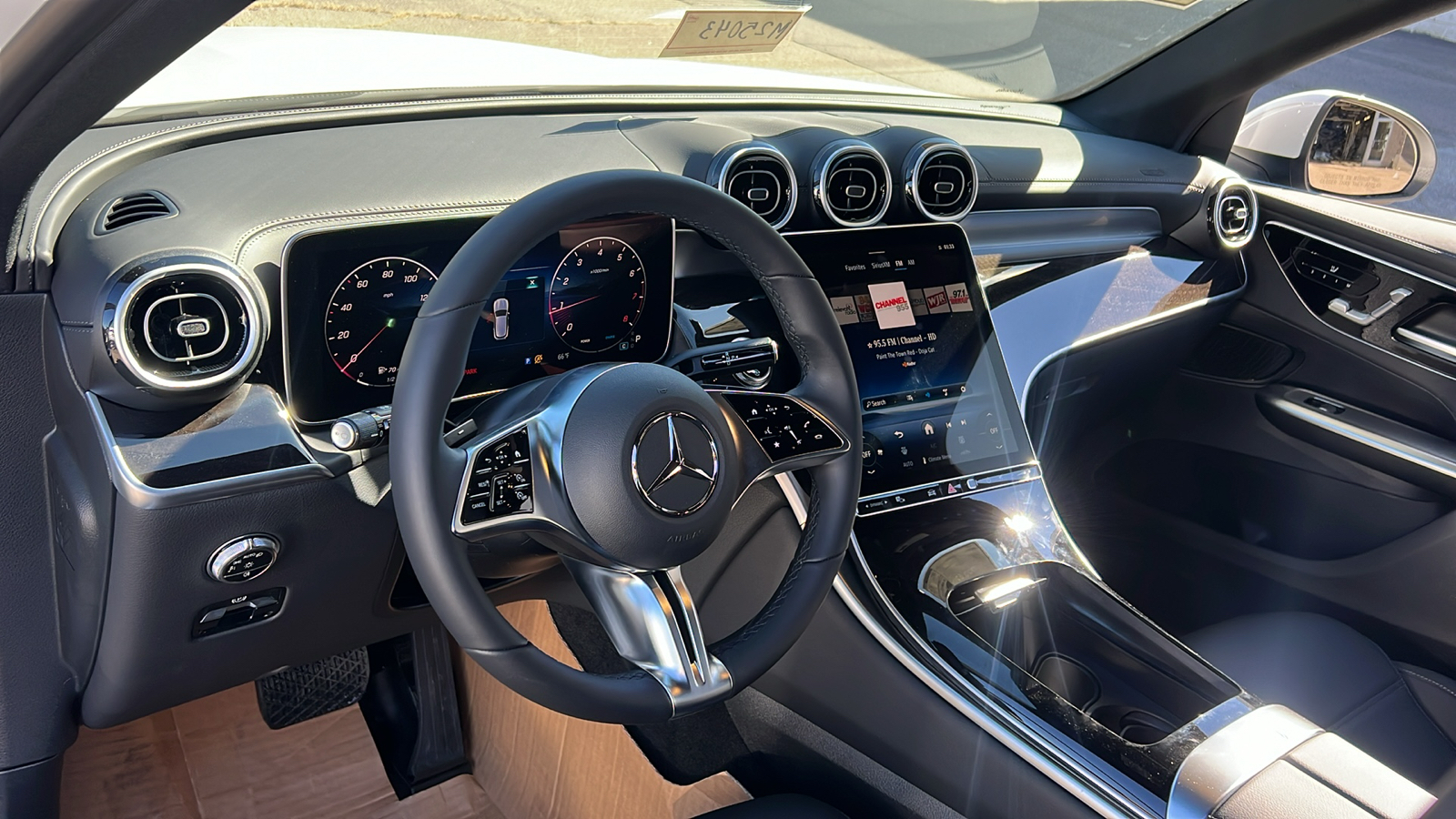 2025 Mercedes-Benz GLC GLC 300 27