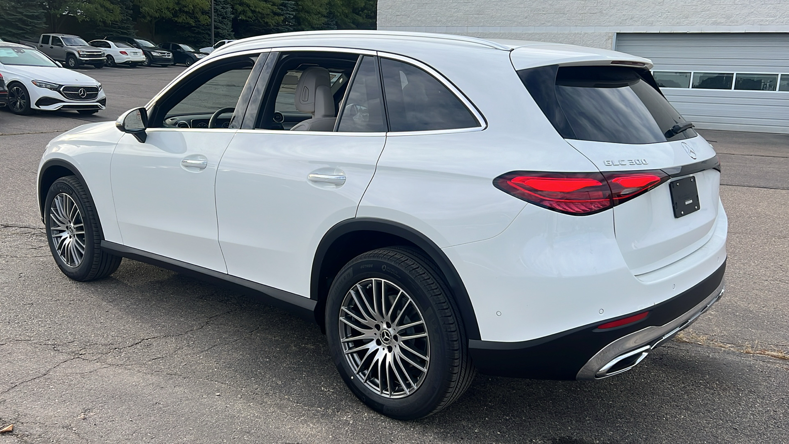 2025 Mercedes-Benz GLC GLC 300 6