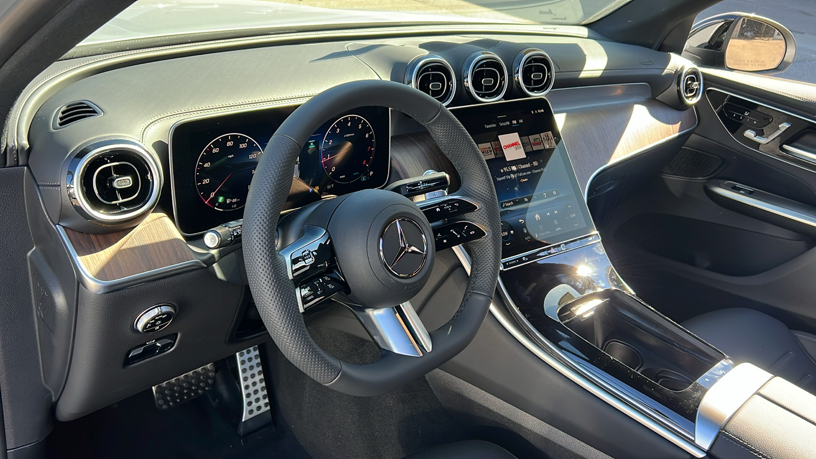 2025 Mercedes-Benz GLC GLC 300 27