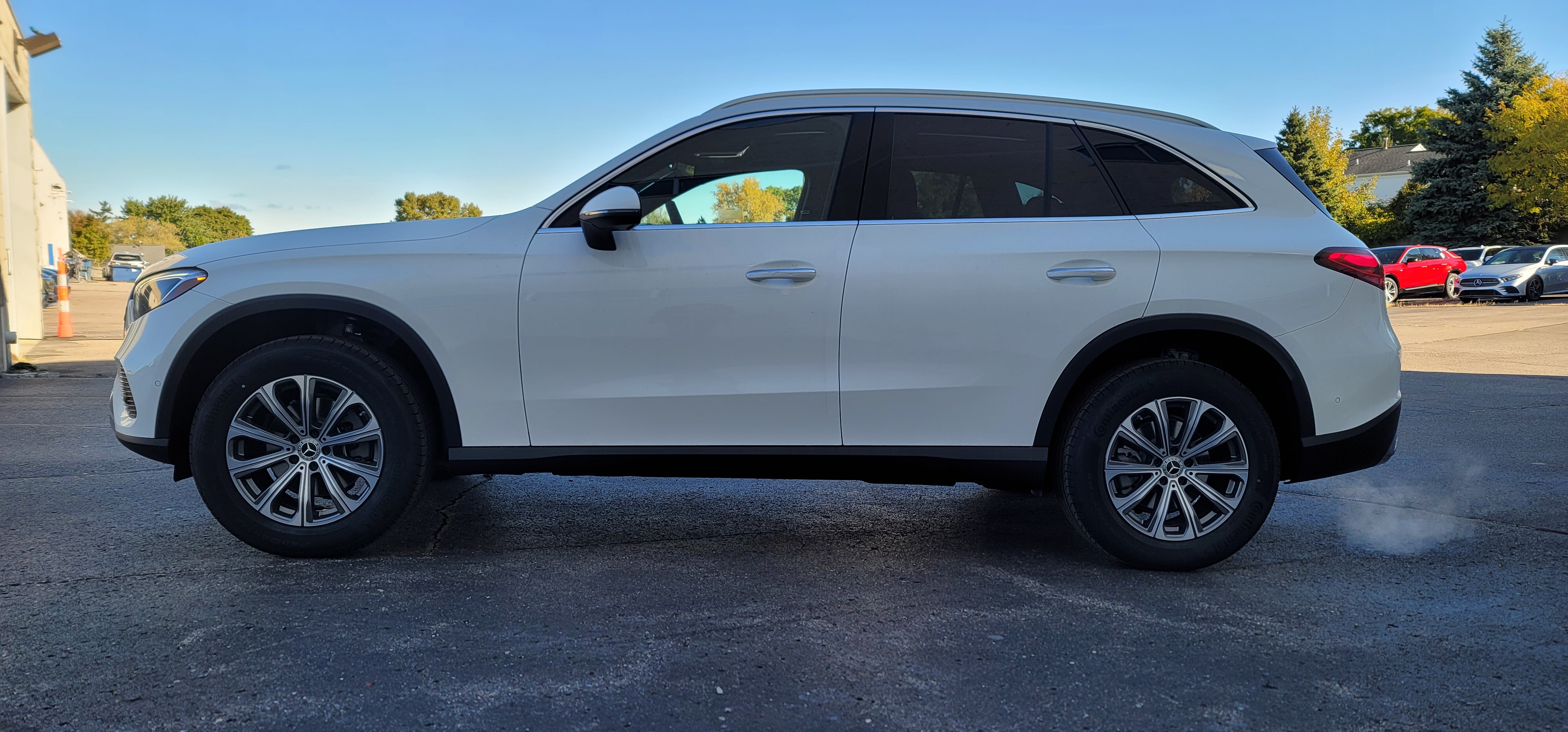 2025 Mercedes-Benz GLC GLC 300 8