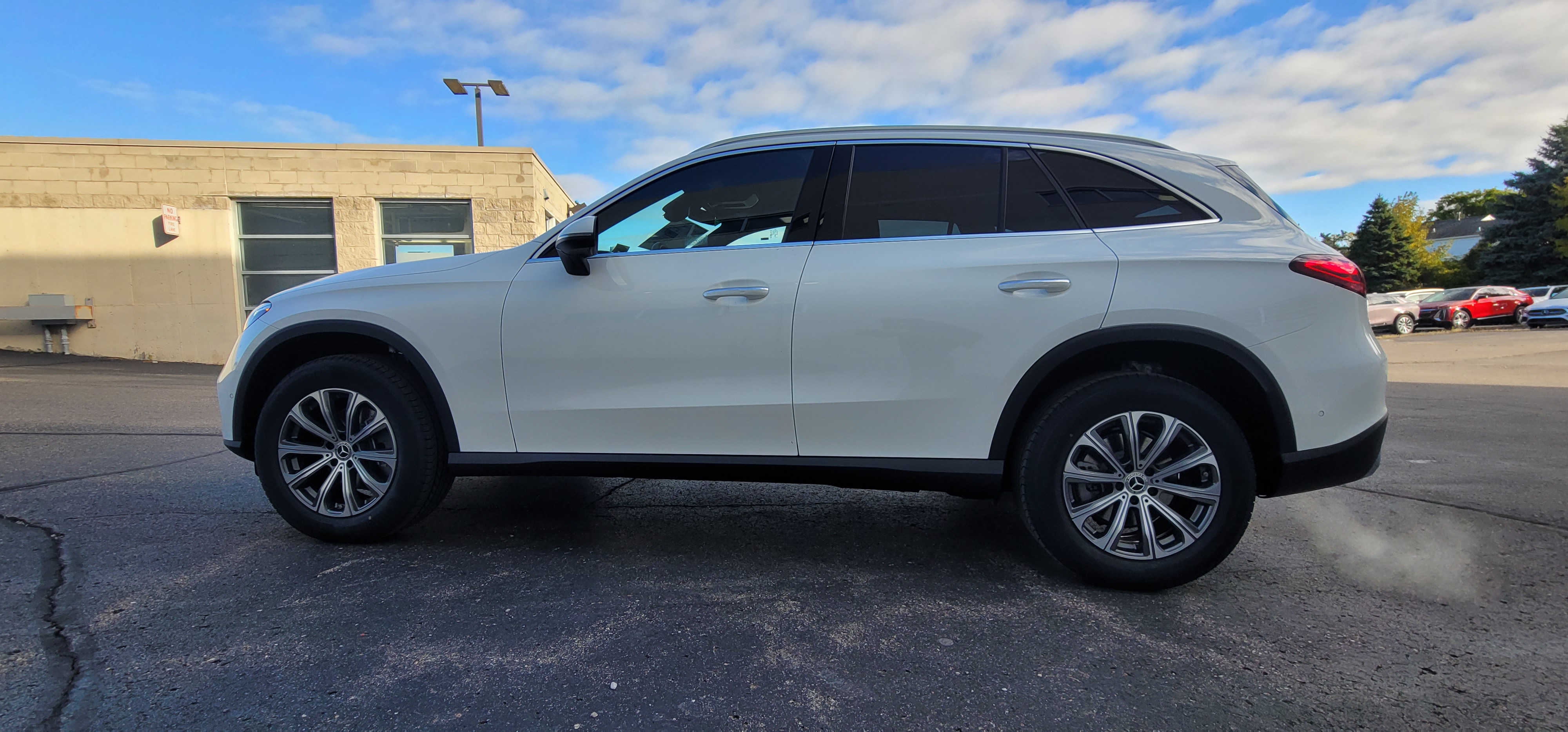 2025 Mercedes-Benz GLC GLC 300 6