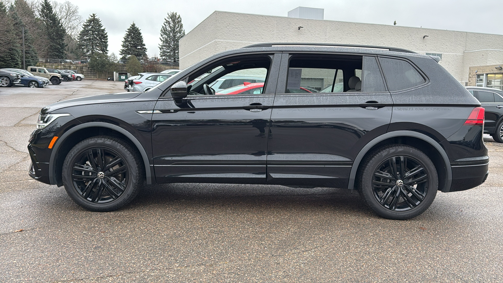 2022 Volkswagen Tiguan 2.0T SE R-Line Black 8