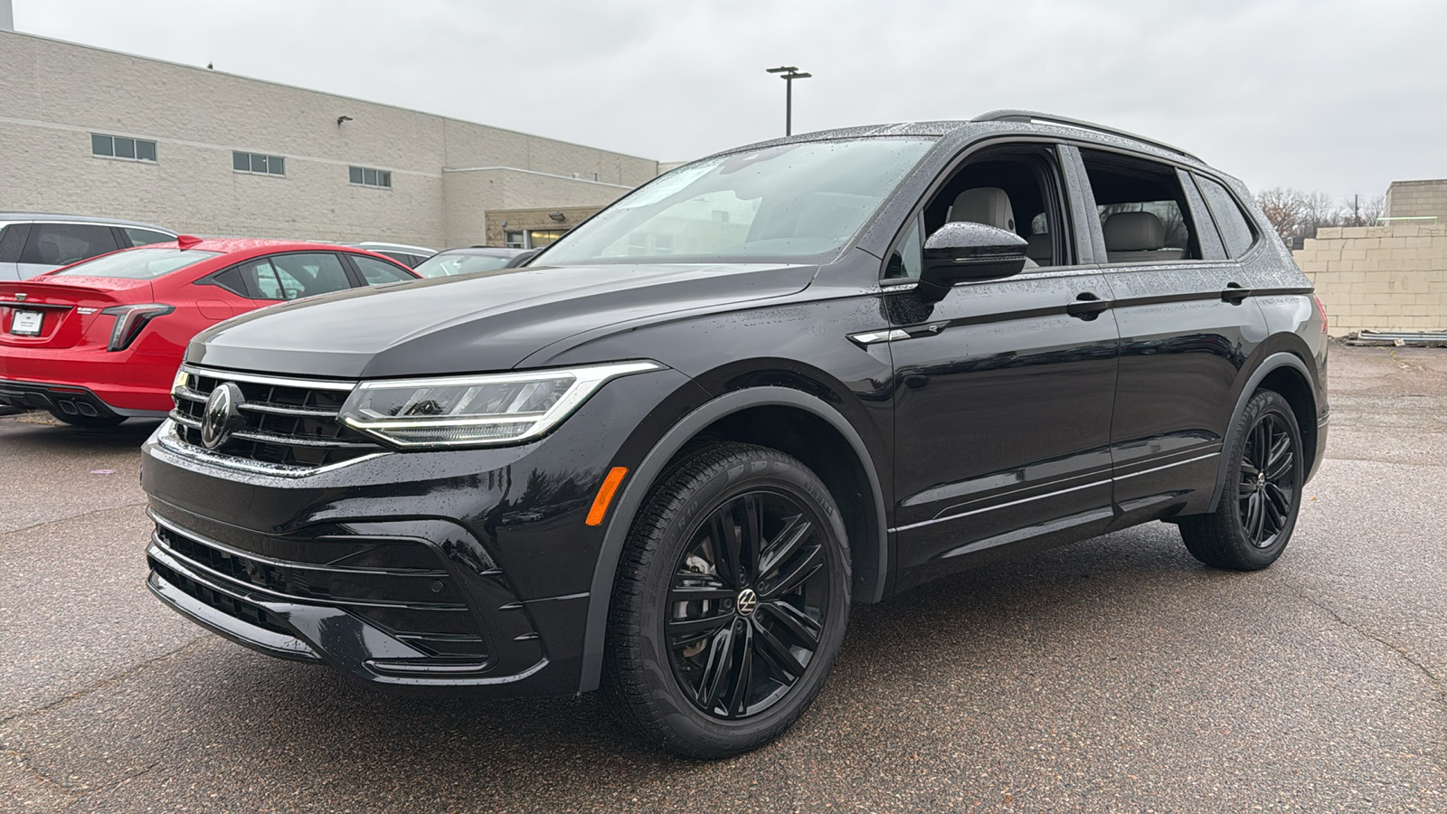 2022 Volkswagen Tiguan 2.0T SE R-Line Black 9