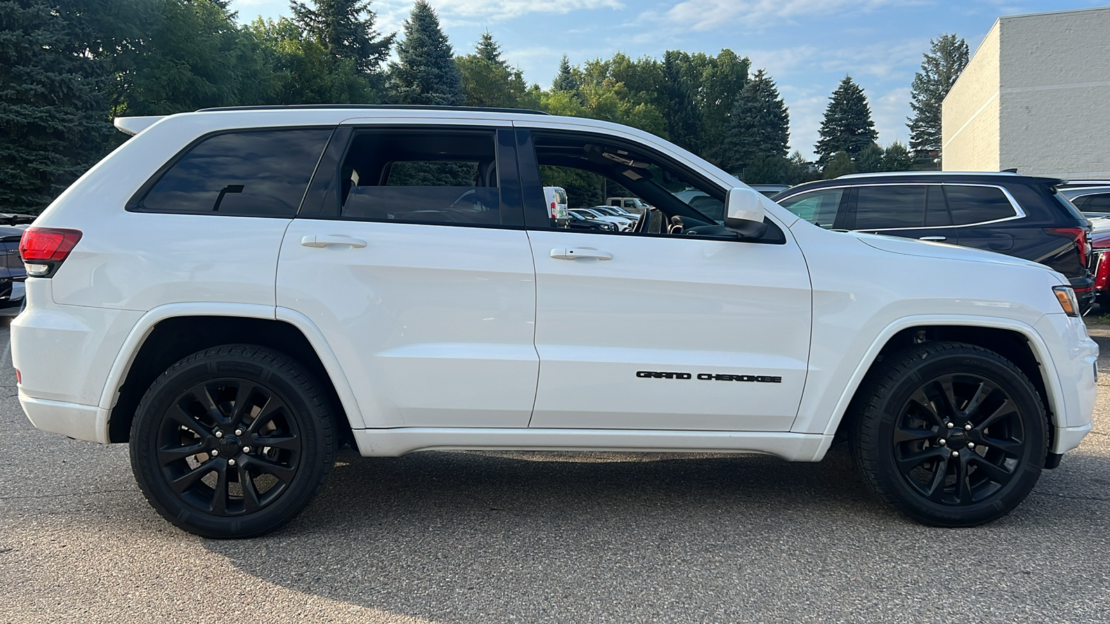 2019 Jeep Grand Cherokee Altitude 3