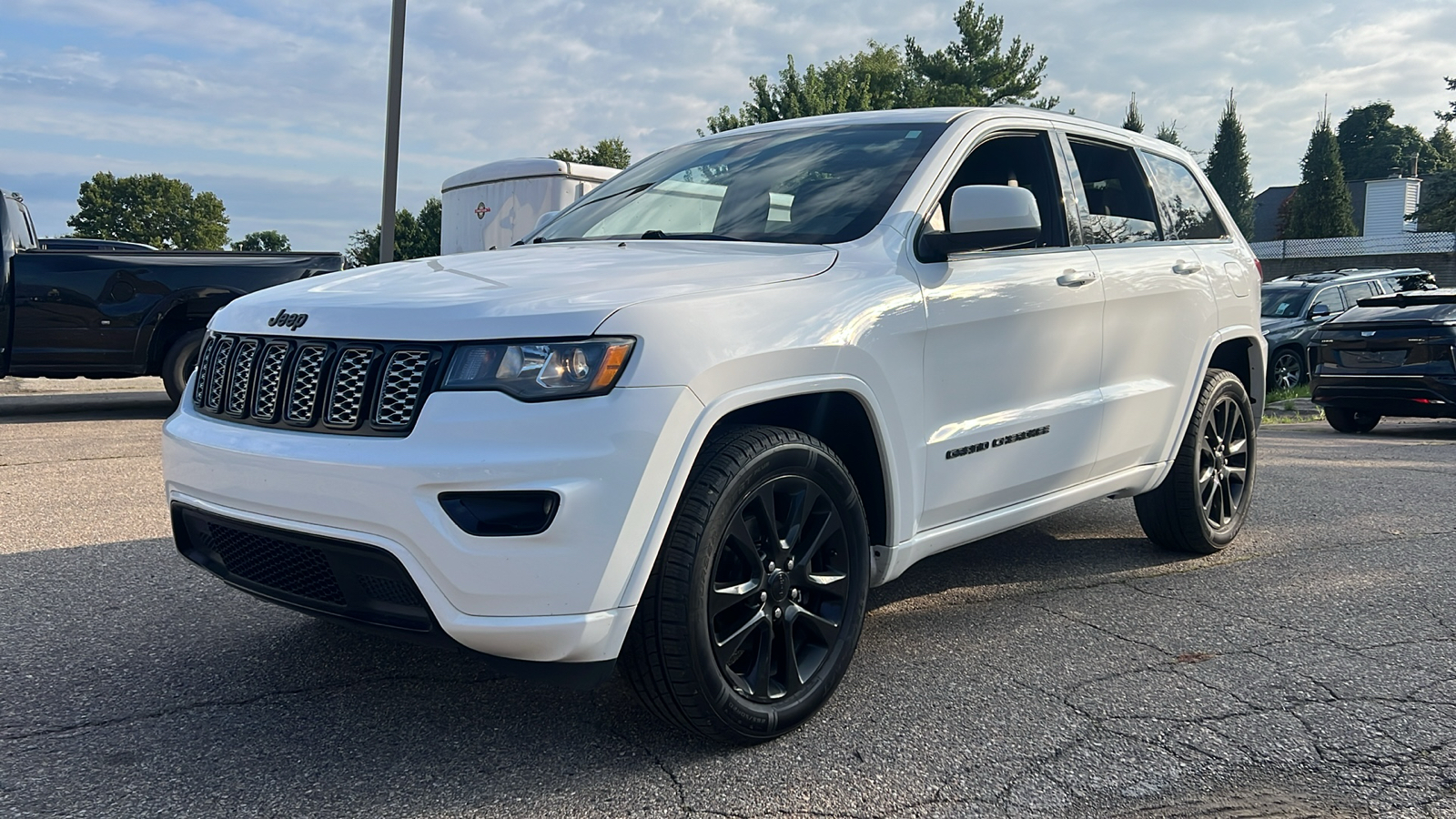 2019 Jeep Grand Cherokee Altitude 8