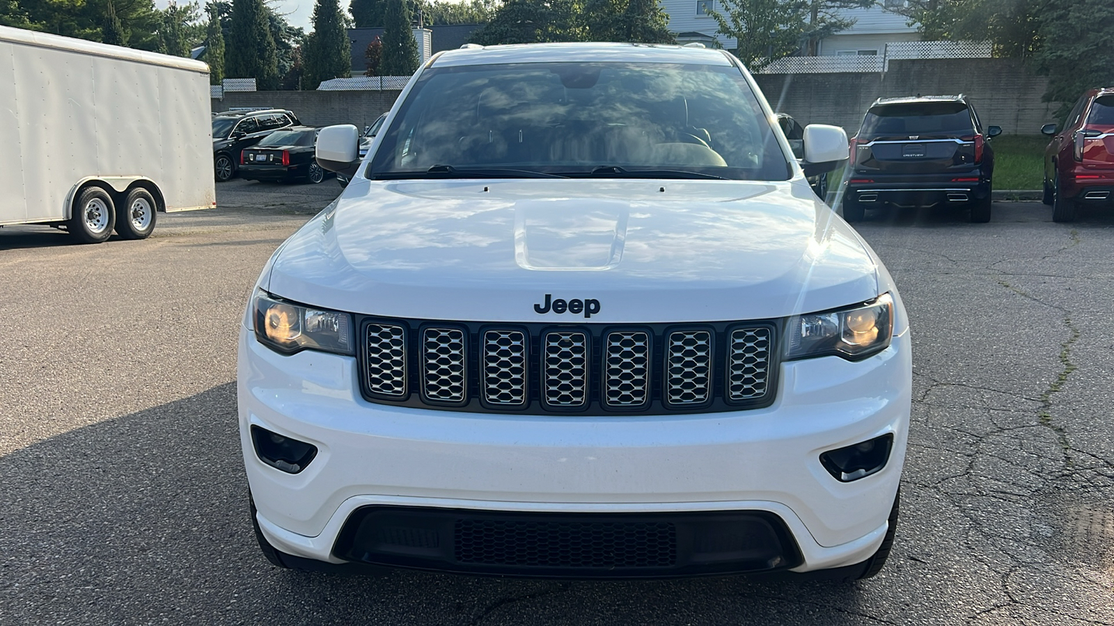 2019 Jeep Grand Cherokee Altitude 9