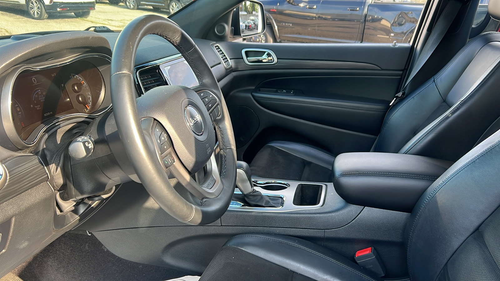 2019 Jeep Grand Cherokee Altitude 15