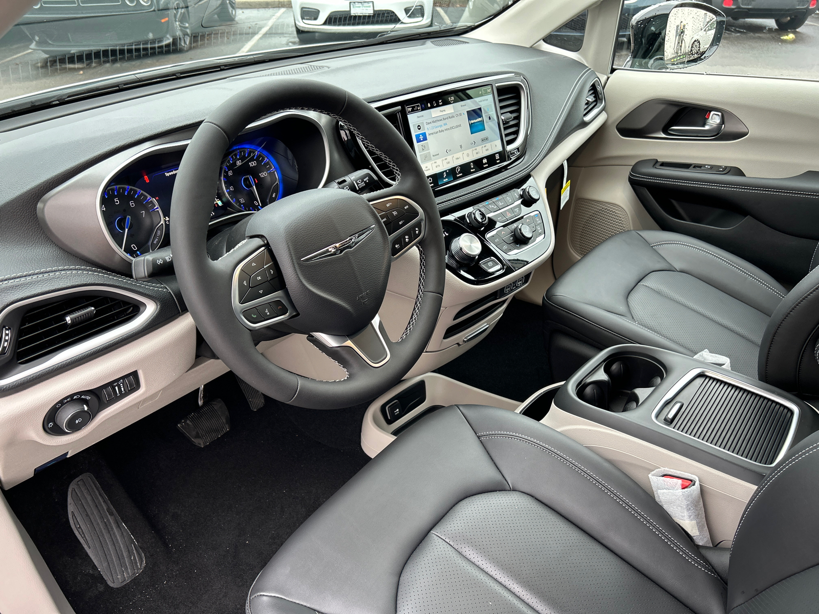 2024 Chrysler Pacifica Touring L 19