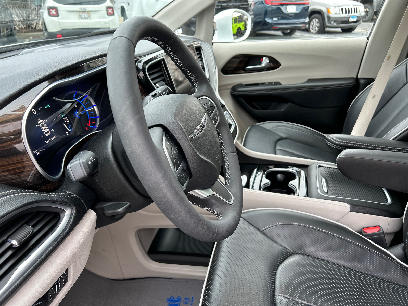 2022 Chrysler Pacifica Hybrid Limited 19