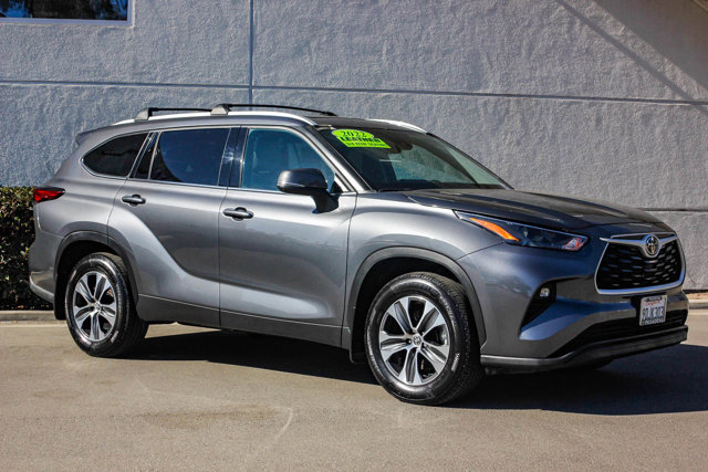 2022 TOYOTA TRUCK HIGHLANDER XLE 3