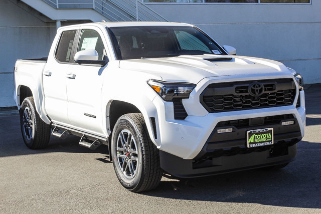 2024 TOYOTA TACOMA 4X4 TRD Sport 3