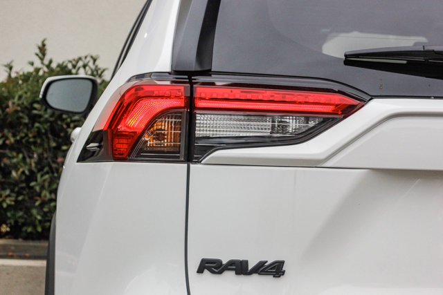 2024 TOYOTA RAV4 XLE 9