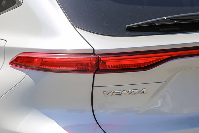 2024 TOYOTA VENZA Limited 9