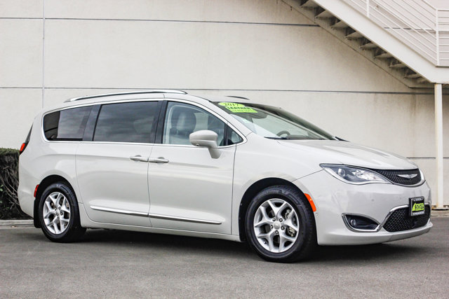 2017 CHRYSLER PACIFICA TOURING-L PLUS 3