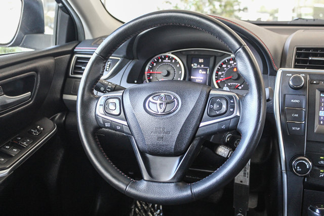 2016 TOYOTA CAMRY SE 13