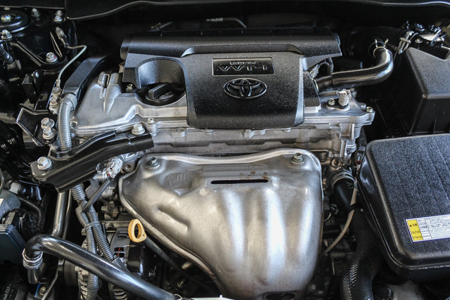 2016 TOYOTA CAMRY SE 28