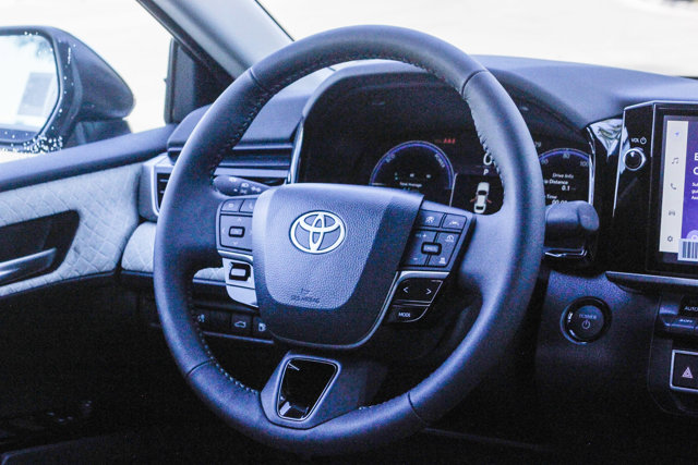 2025 TOYOTA CAMRY HYBRID XLE 15