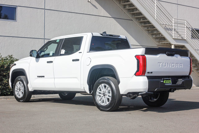 2025 TOYOTA TUNDRA 4X4 SR5 8