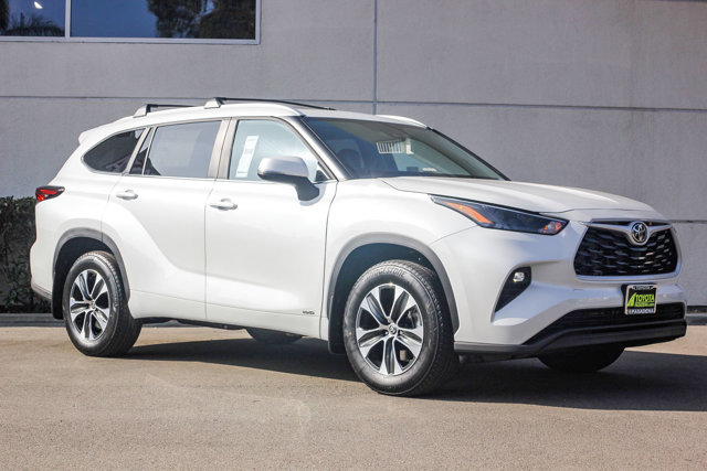 2025 TOYOTA HIGHLANDER HYBR Hybrid XLE 3