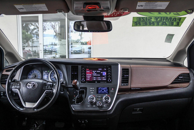 2019 TOYOTA SIENNA LIMITED 13