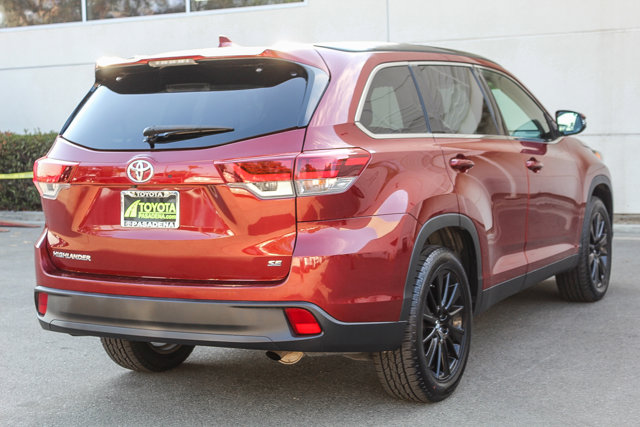 2019 TOYOTA TRUCK HIGHLANDER SE 7