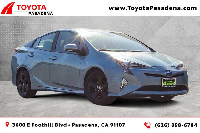 2016 TOYOTA PRIUS THREE TOURING 1