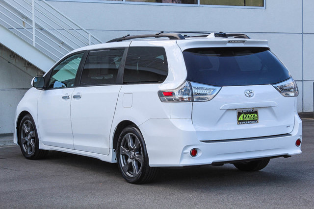 2020 TOYOTA TRUCK SIENNA SE 5