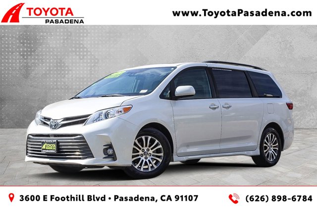 2020 TOYOTA TRUCK SIENNA XLE 1