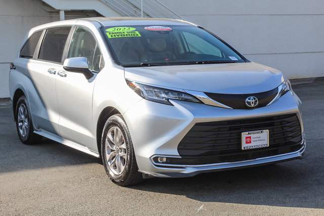 2022 TOYOTA TRUCK SIENNA XLE 3