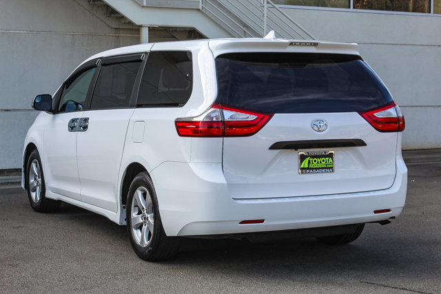 2019 TOYOTA SIENNA L 5