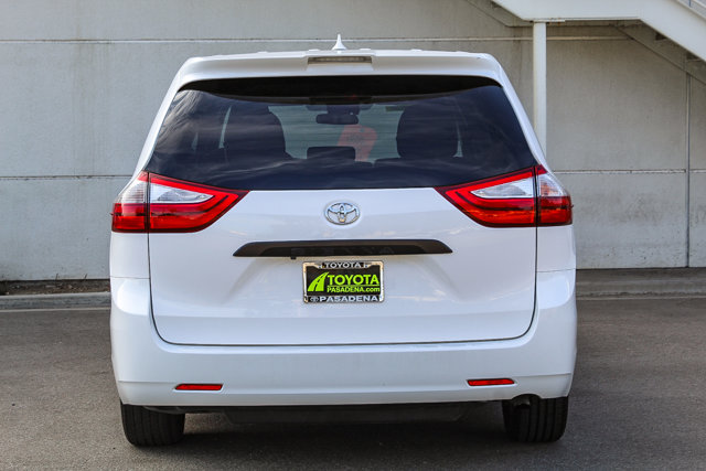 2019 TOYOTA SIENNA L 6