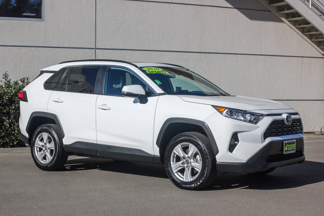 2020 TOYOTA TRUCK RAV4 XLE 3