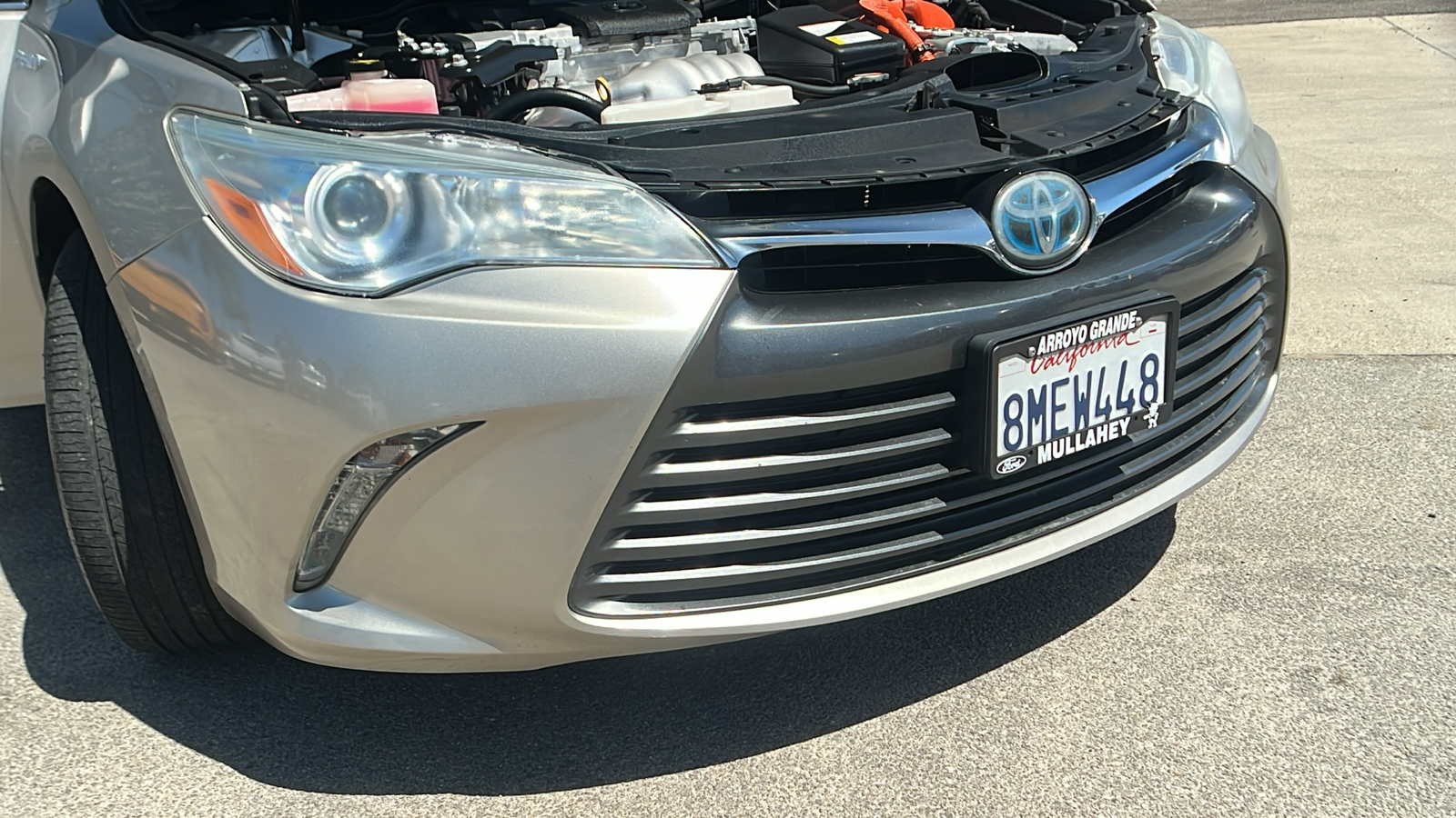 2016 Toyota Camry Hybrid XLE 11