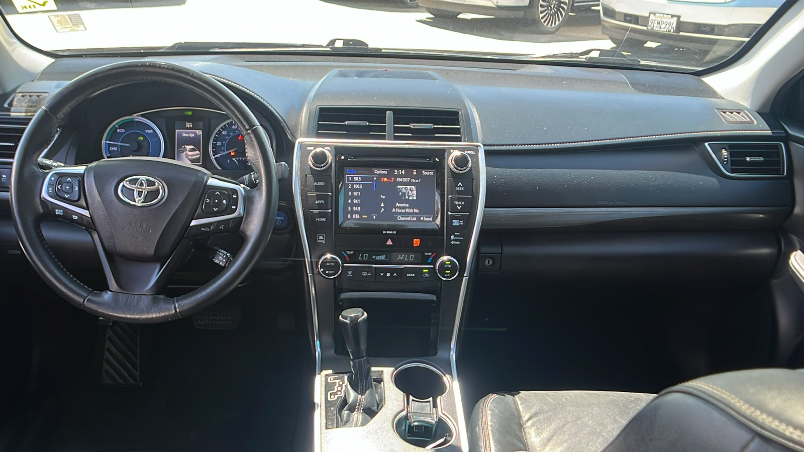 2016 Toyota Camry Hybrid XLE 22