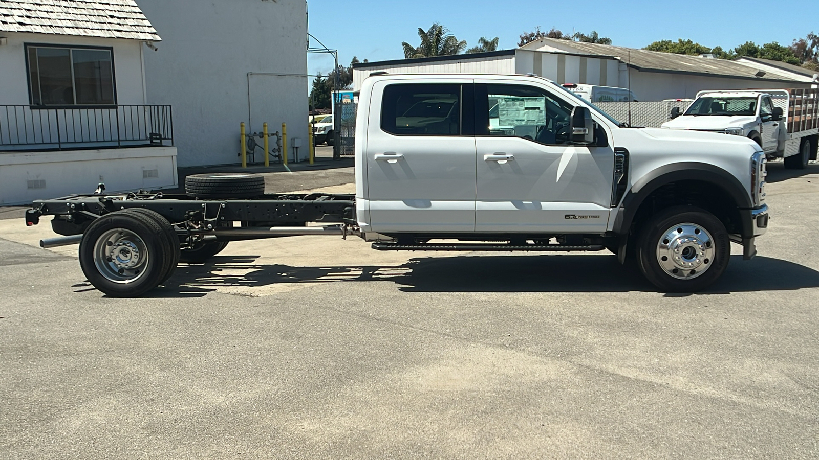 2024 Ford F-550SD Lariat 2