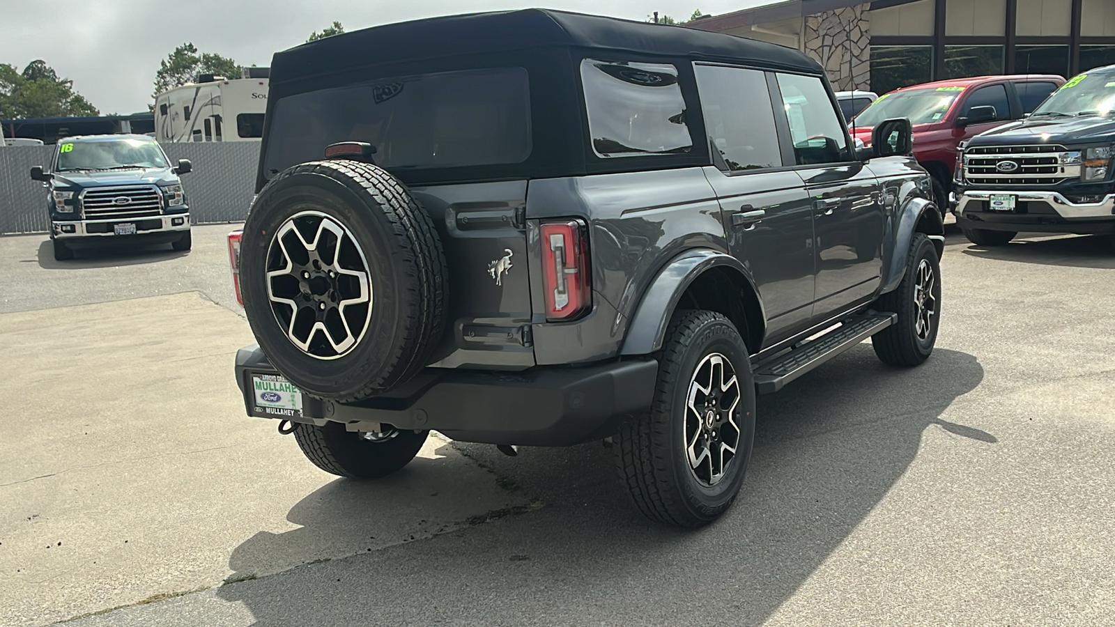 2024 Ford Bronco Outer Banks 3