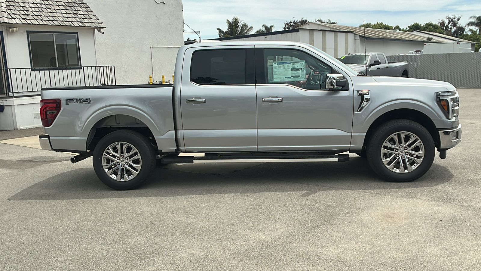 2024 Ford F-150 Lariat 2