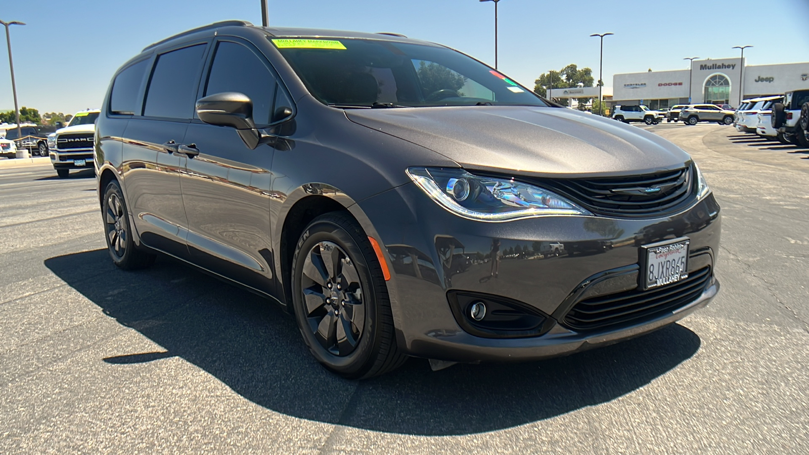 2019 Chrysler Pacifica Hybrid Limited 1