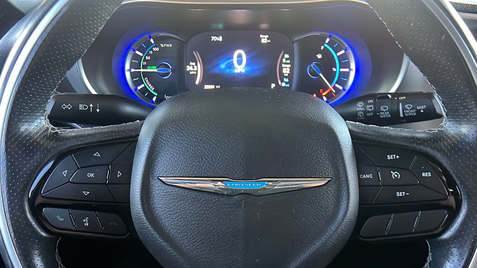 2019 Chrysler Pacifica Hybrid Limited 33