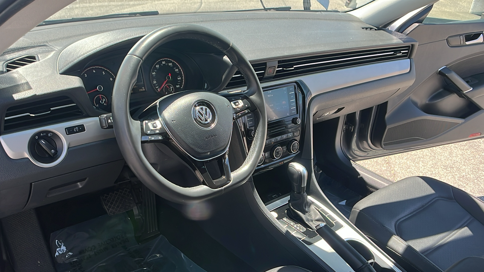 2021 Volkswagen Passat 2.0T SE 16