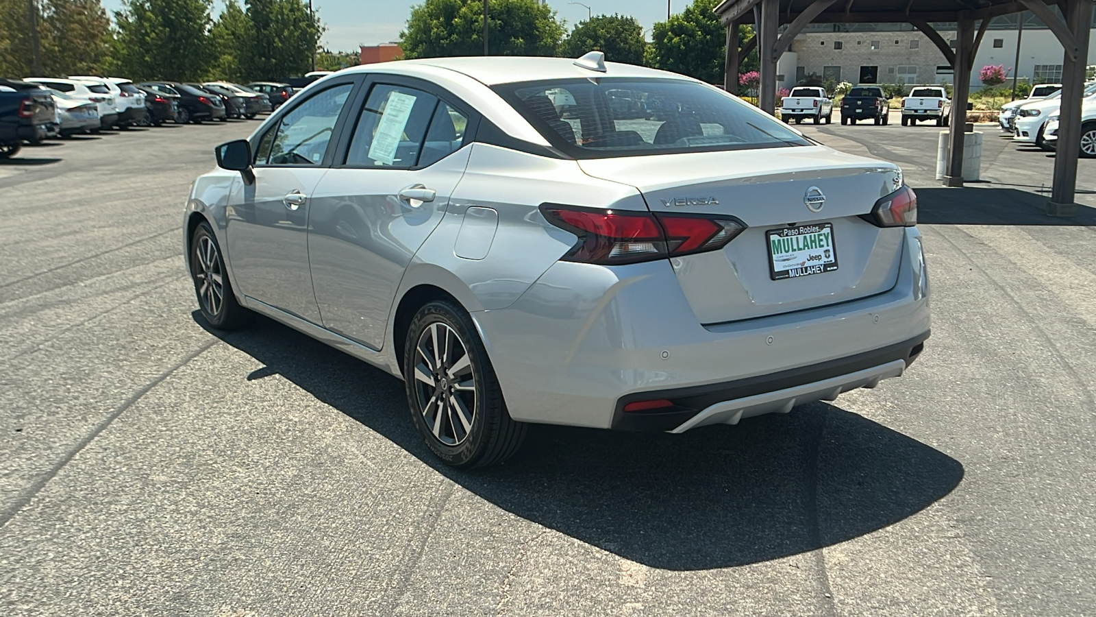 2021 Nissan Versa SV 5