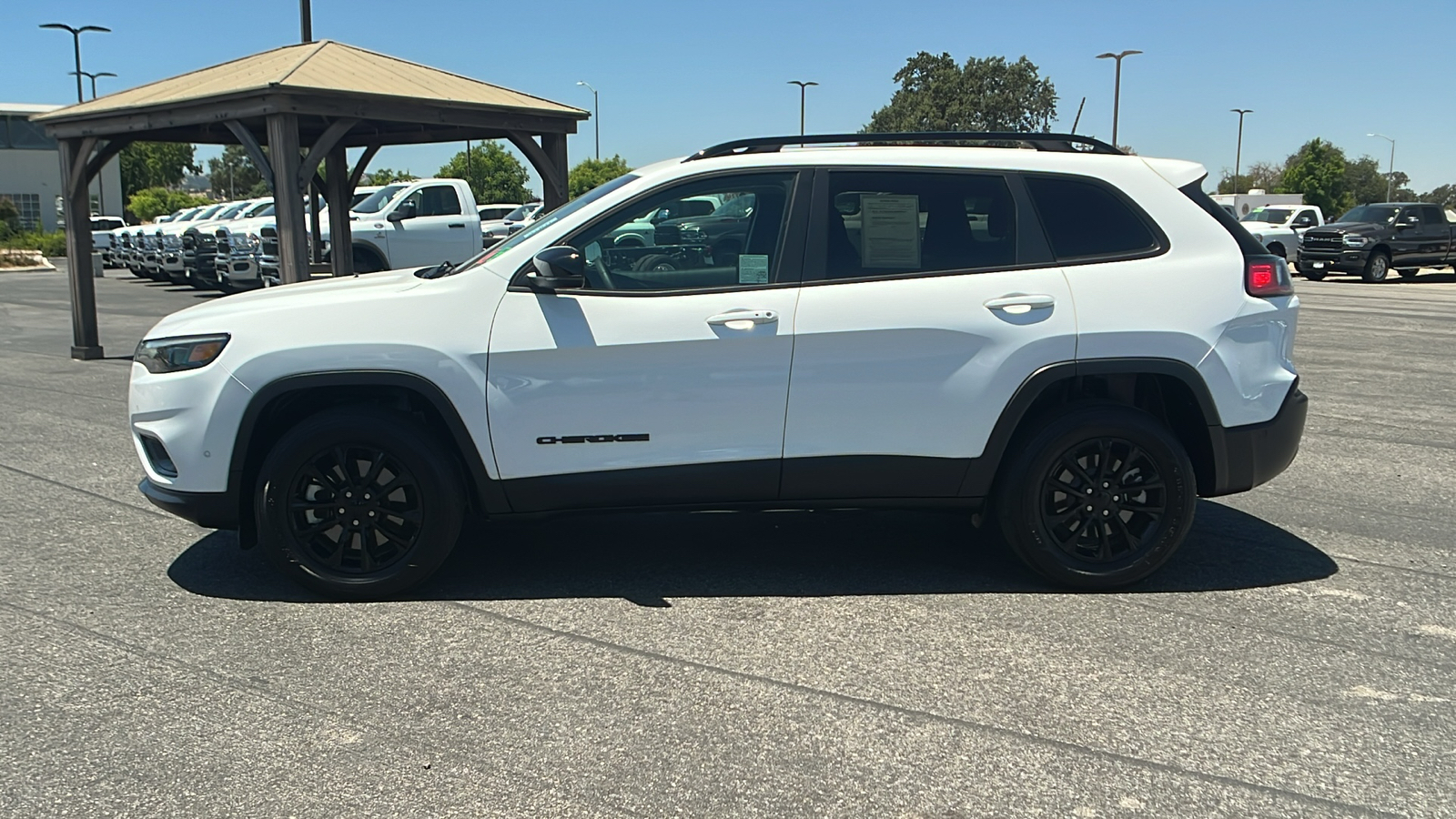 2023 Jeep Cherokee Altitude Lux 6