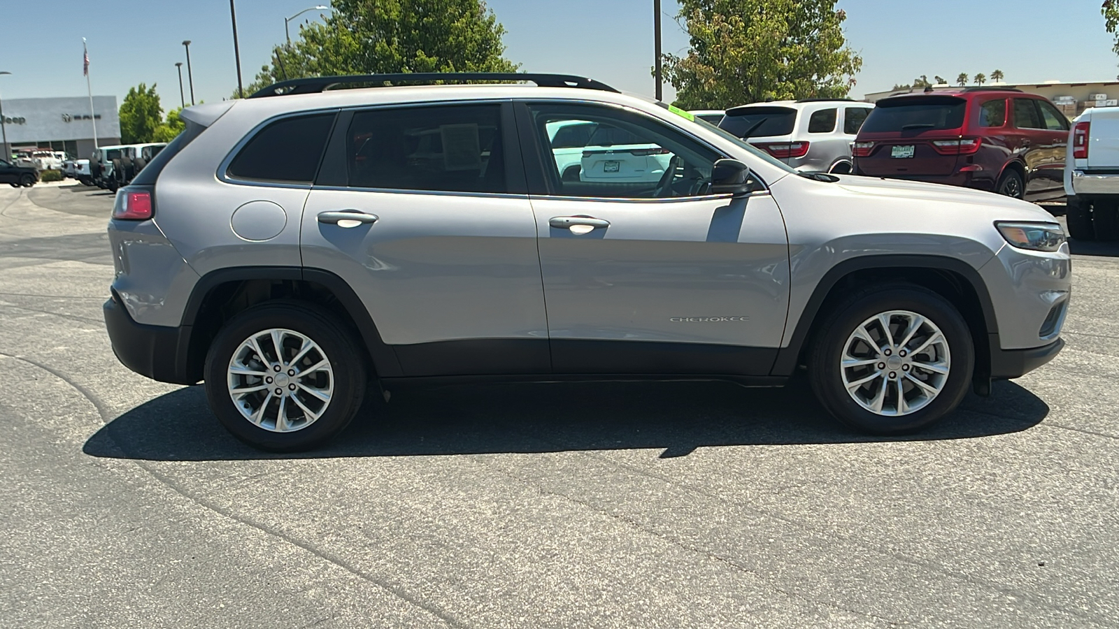 2022 Jeep Cherokee Latitude Lux 2