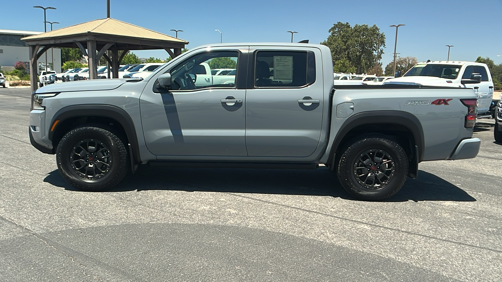 2022 Nissan Frontier PRO-4X 6