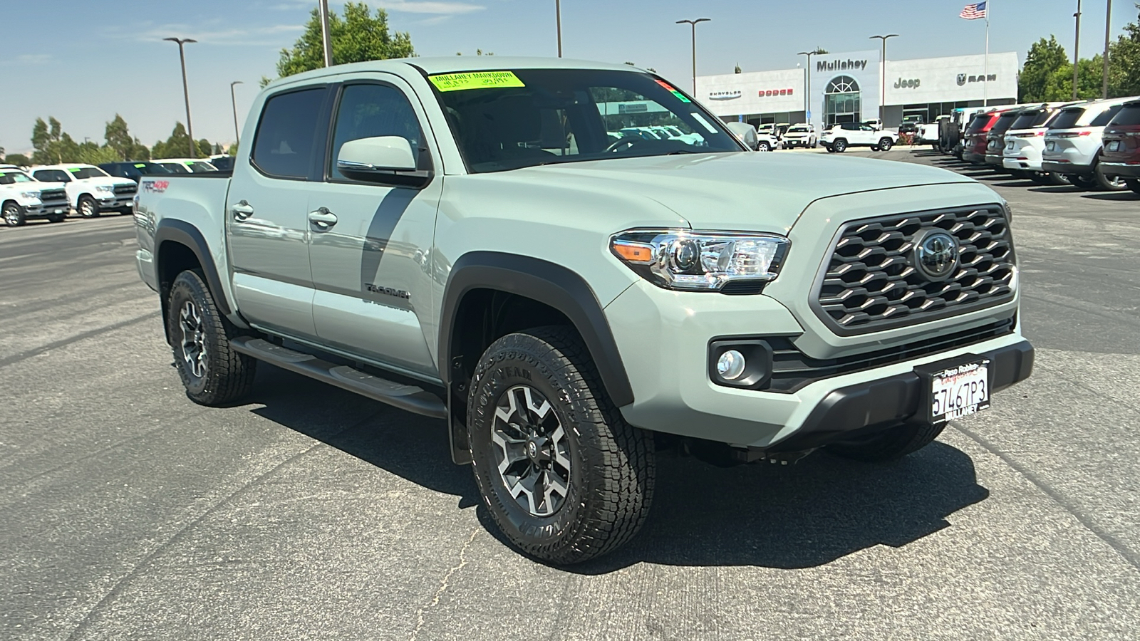 2022 Toyota Tacoma 4WD  1