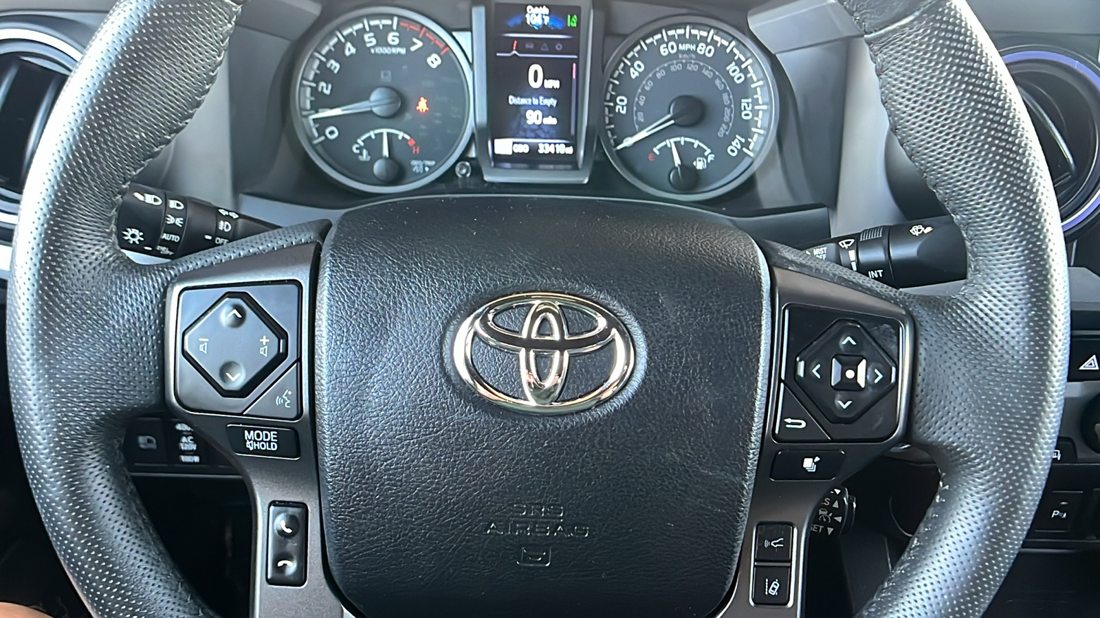 2022 Toyota Tacoma 4WD  33