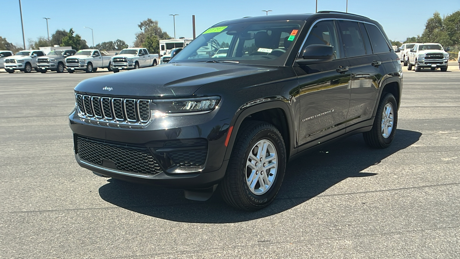 2023 Jeep Grand Cherokee Laredo 7